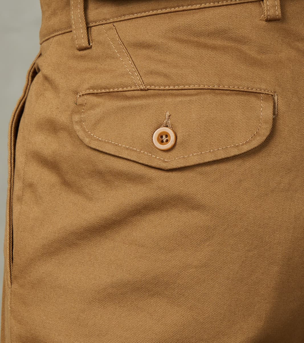 Enfield 121 Chino Trouser - Pleated Tapered - Beige Twill