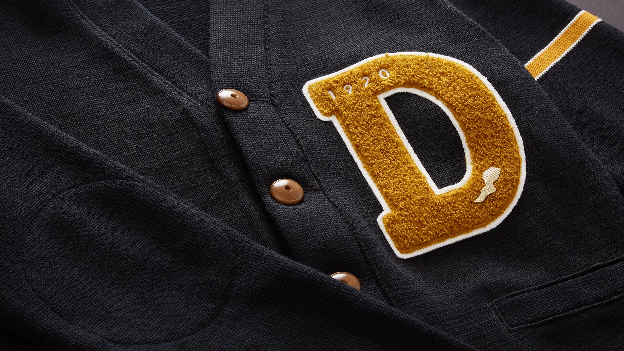 Dehen + Division Sport Pack