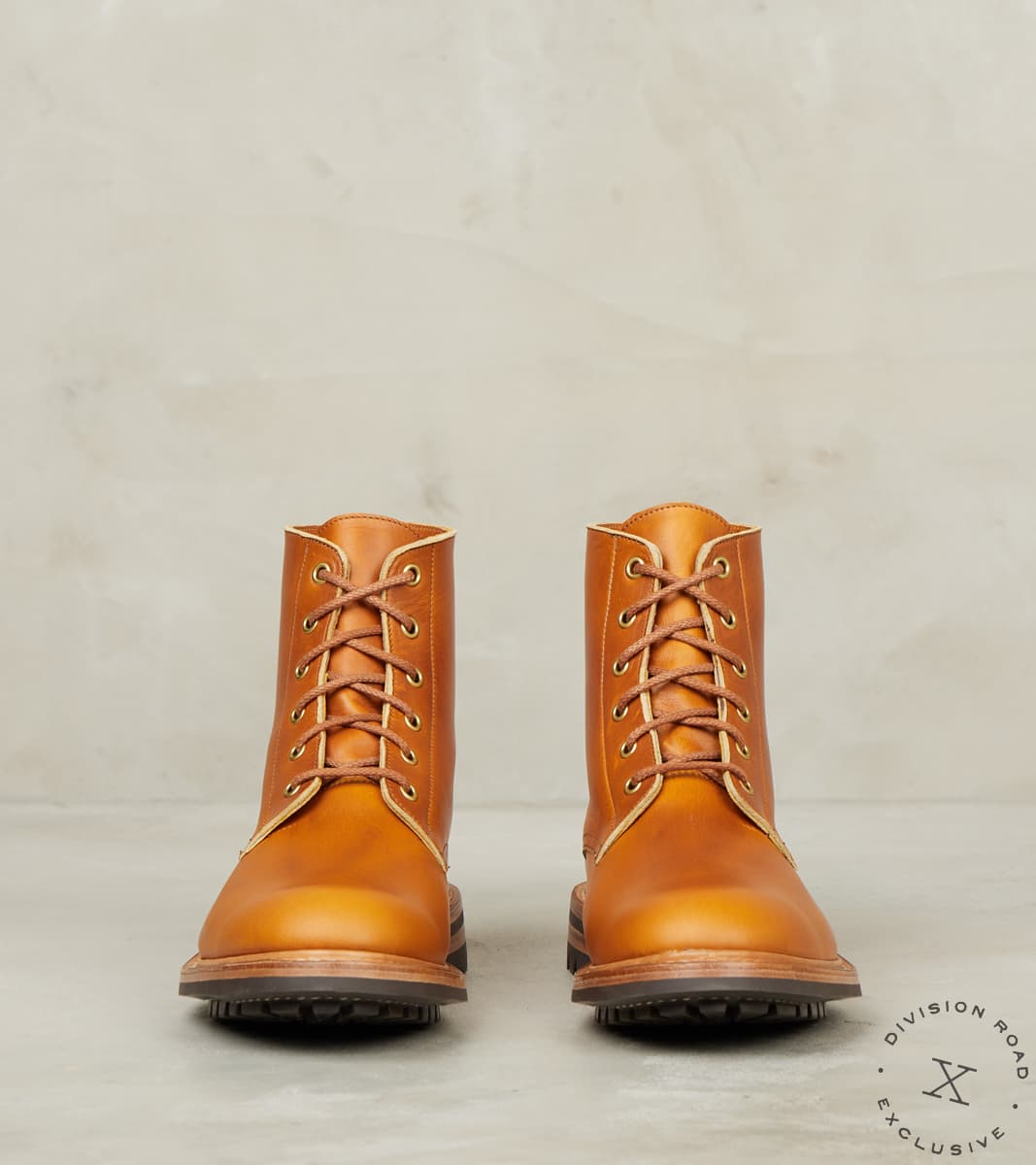 Tricker's x DR Low Logger - 4497 - Commando - Horween English Tan ...