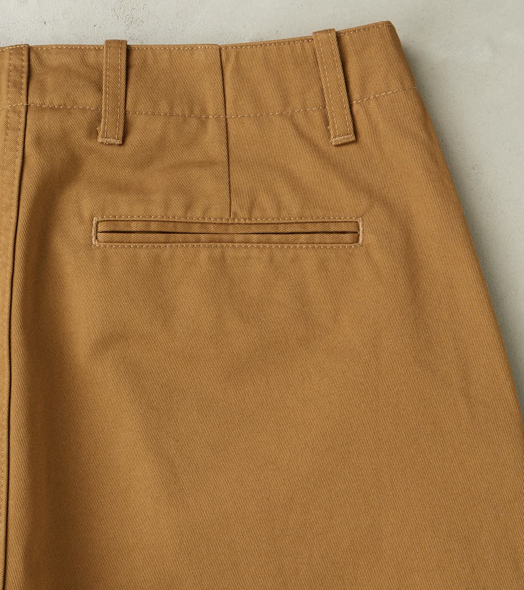Axel 121 Chino Pant - Classic Tapered - Beige Twill