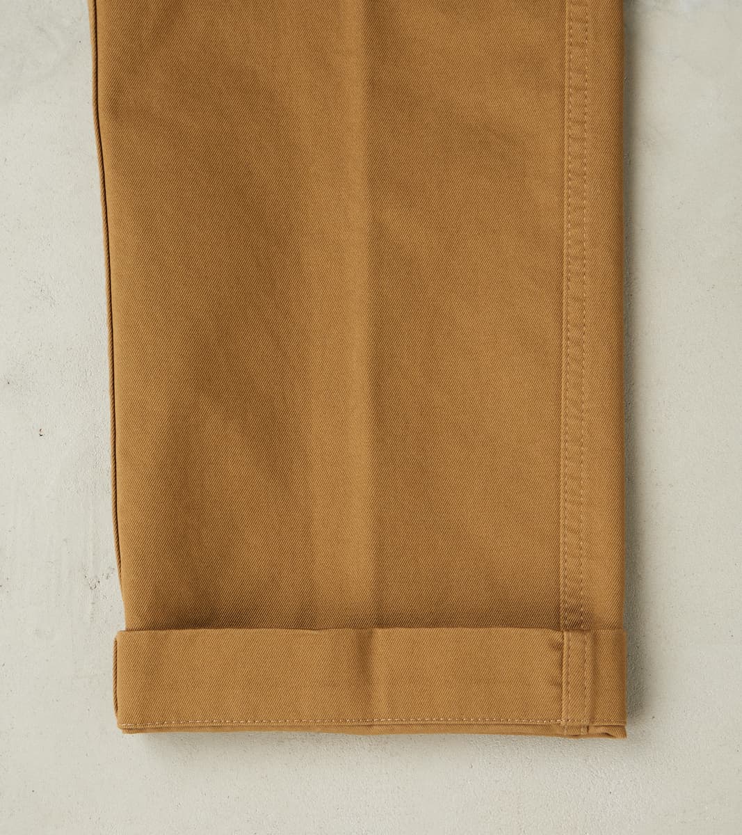 Axel 121 Chino Pant - Classic Tapered - Beige Twill