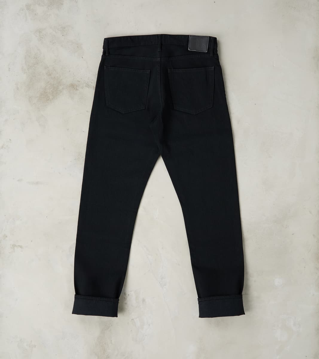 J314-BLK Circle Series - Straight - 14oz Black x Black