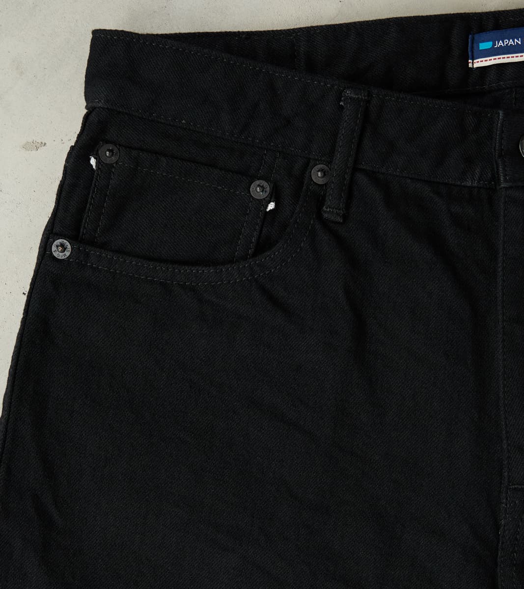 J314-BLK Circle Series - Straight - 14oz Black x Black