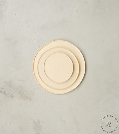 The Fields Artisan Hand Thrown Stoneware Plates - Sandstone