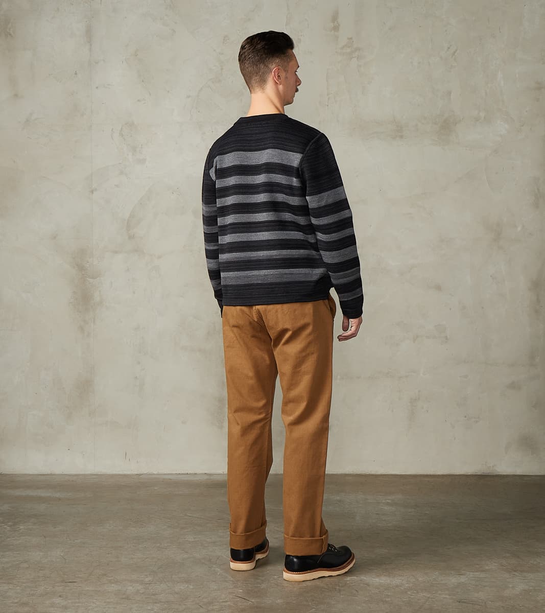 Given III Crewneck - Magnetite Black & Gneiss Grey