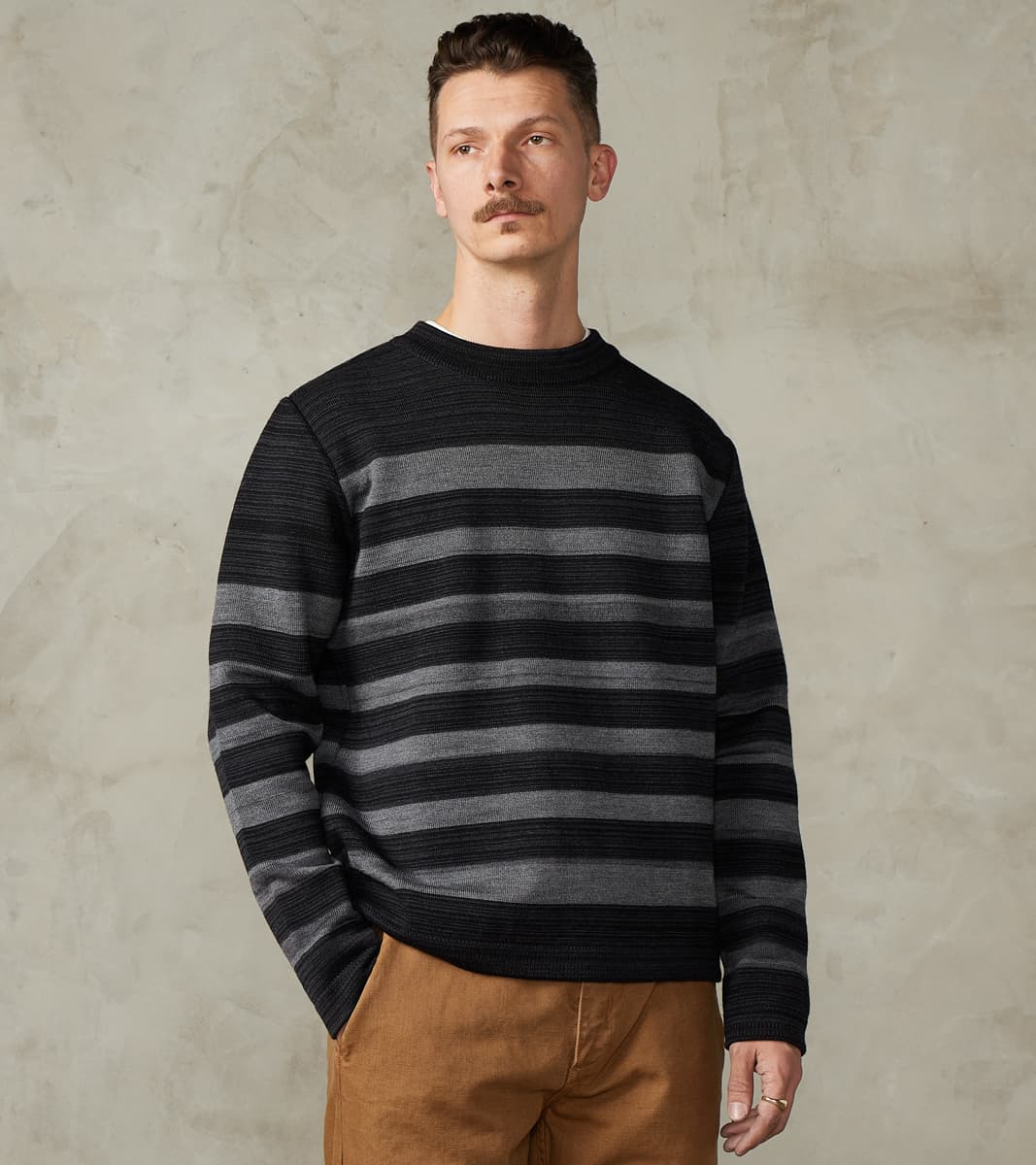 S.N.S. Herning Given III Crewneck - Magnetite Black & Gneiss Grey