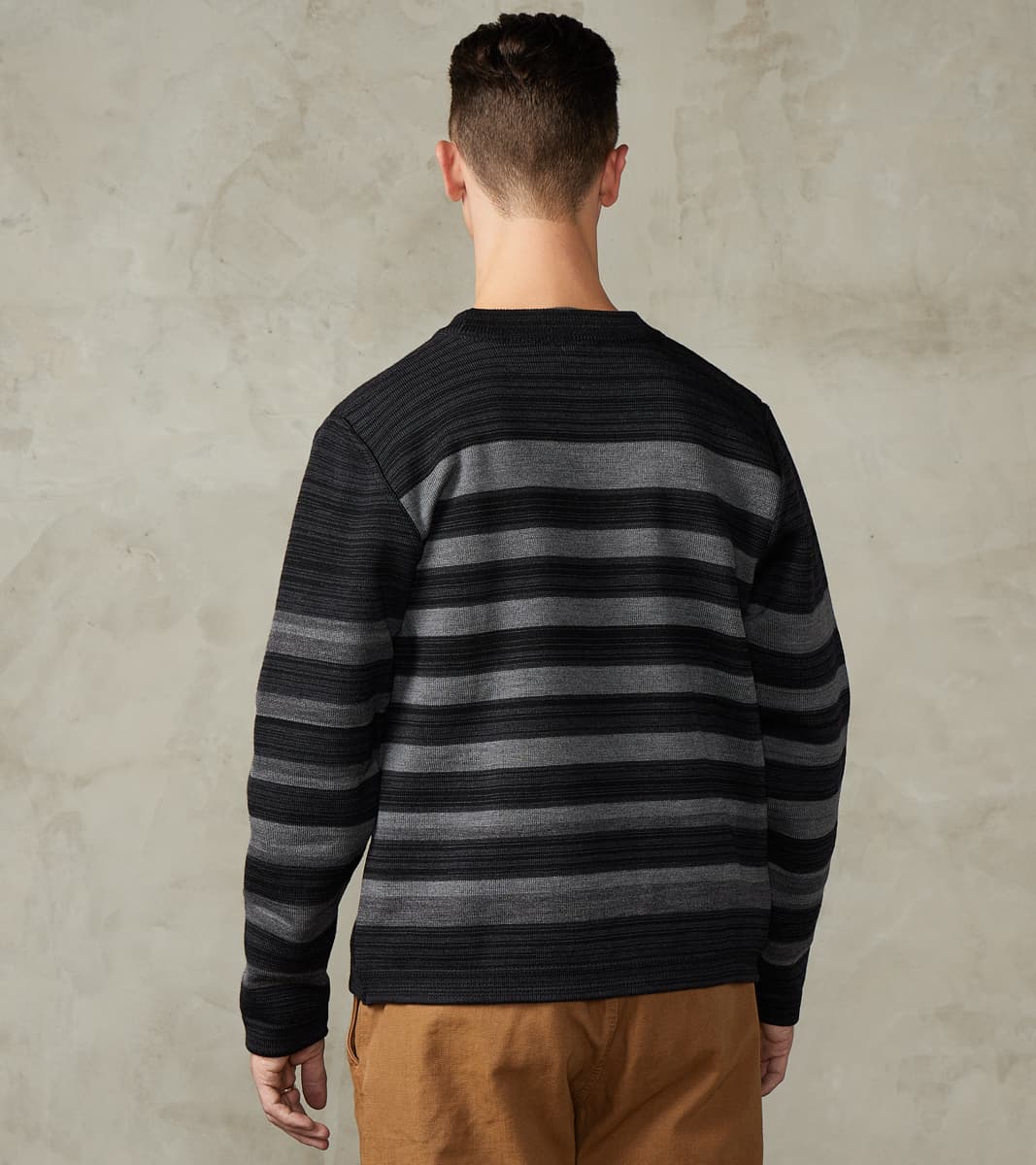Given III Crewneck - Magnetite Black & Gneiss Grey