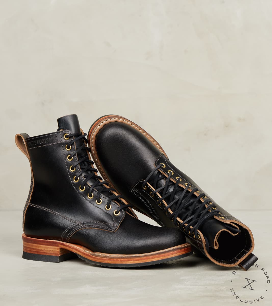 Semi-Dress 375 - 55 - Half Comp - Horween Black Waxed Flesh